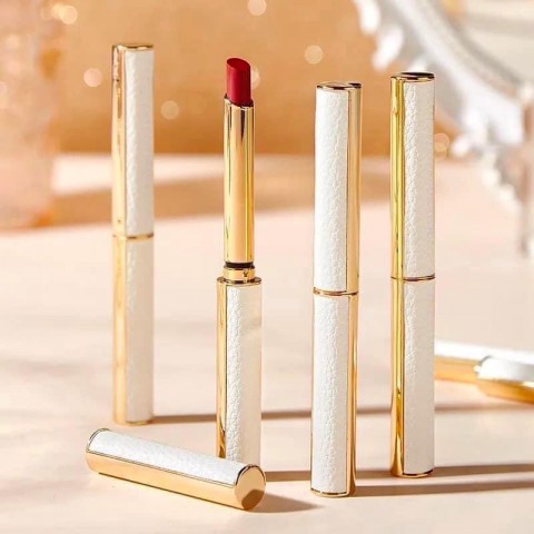 Thin tube matte moisturizing waterproof and sweat-proof lipstick